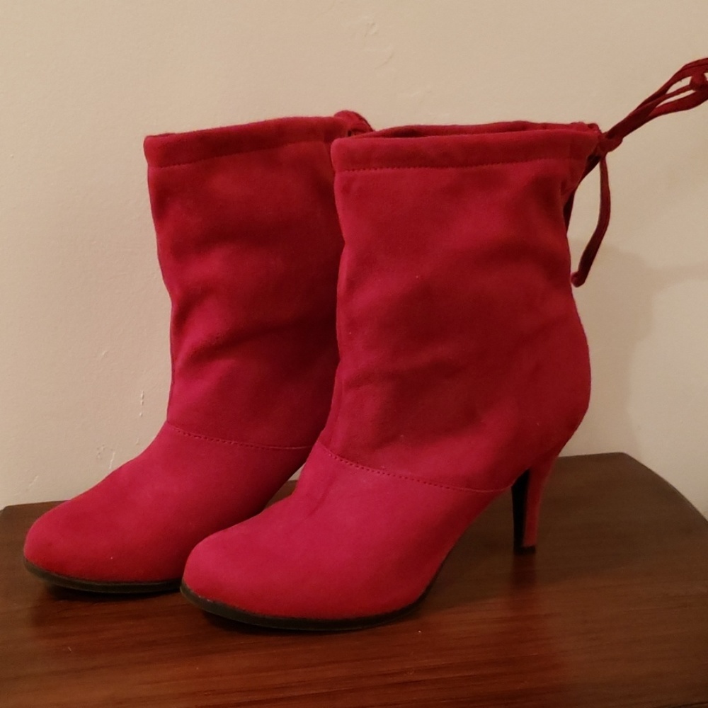 Dilba Red Booties Size 9